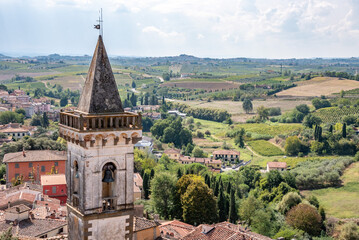 Aerial view of little medieval Vinci town in the Tuscany, birth place of genius Leonardo da Vinci - obrazy, fototapety, plakaty
