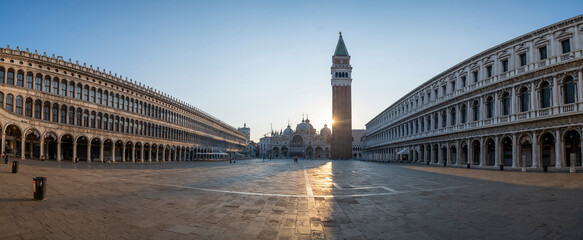 Fotografía panorámica de Plaza de San Marcos, Venecia, Italia - obrazy, fototapety, plakaty