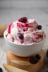 helado frutos rojos / berries icecream