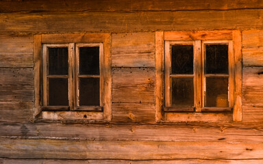 stary drewniany dom