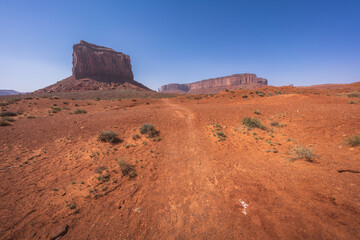 hiking the wildcat trail in monument valley, arizona, usa