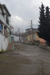 A foggy day in the slum