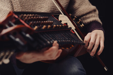 Passionate artist embodies Scandinavian and Italian Nyckelharpa