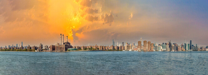 panorama of New York with river Hudson - obrazy, fototapety, plakaty