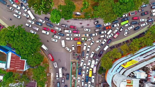 Huge traffic jam at Fuente Circle in Cebu City, Philippines. Aerial Timelapse. 