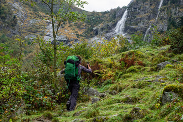 cascada de Nérech, valle de Valier -Riberot-, Parque Natural Regional de los Pirineos de Ariège, cordillera de los Pirineos, Francia