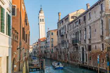 Fototapeta na wymiar Typical view in Venice, Italy