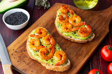 Sandwiches with shrimp and guacamole. Healthy eating. Diet. Breakfast.