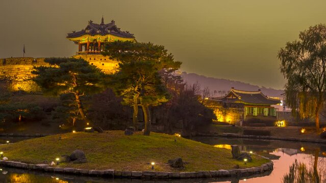 Time lapse, as it gets dark, Dongbuklu and Yongyeon are lit up and it is beautiful. Zoom in