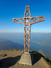 Obraz premium The cross on the summit of Mount Legnoncino
