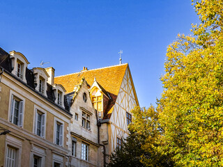 Obraz premium Downtown Poitiers Unveiled: Captivating Street Views in France