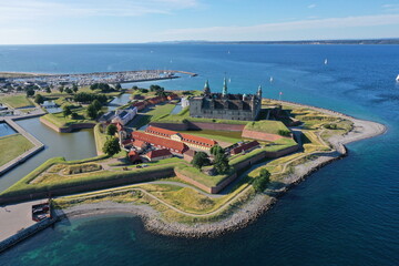 Luftaufnahme Schloss Kronborg (Kroneburg) in Helsingør auf der Insel Seeland in Dänemark