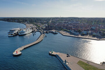 Luftaufnahme Hafeneinfahrt Fährhafen Helsingør auf der Insel Seeland in Dänemark