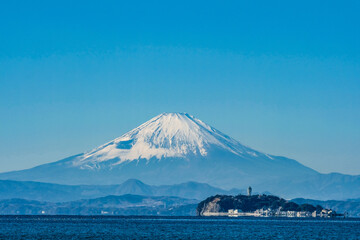 日本の富士山と江ノ島