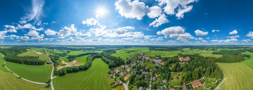 Ausblick auf Kronburg im Unterallg&auml;u, 360 Grad Rundblick &uuml;ber die Region