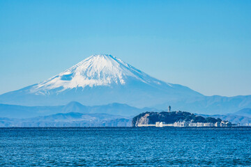 日本の富士山と江ノ島