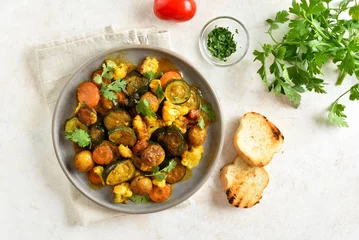Foto auf Leinwand Vegetarian stew with mixed vegetables © voltan