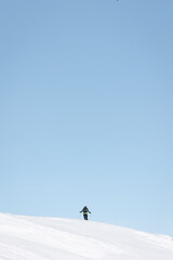 Fototapeta na wymiar Ski de randonnée minimaliste