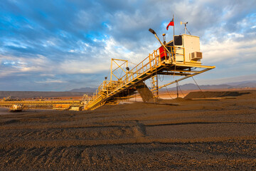 Portable conveyor belt machinery at a copper mine in Chile