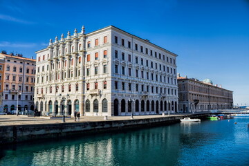 triest, italien - paläste am canal grande