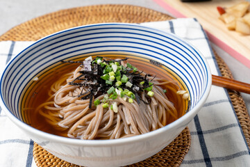 Cold buckwheat noodles, cold mail, spicy buckwheat noodles, handmade sirloin pork cutlet, pork cutlet, sirloin, food, meat, meal, dinner, rice, dish, plate, chicken