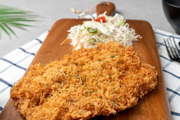 Cold buckwheat noodles, cold mail, spicy buckwheat noodles, handmade sirloin pork cutlet, pork cutlet, sirloin, food, meat, meal, dinner, rice, dish, plate, chicken