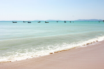Fototapeta na wymiar beautiful beach and tropical sea in koh samui thailand