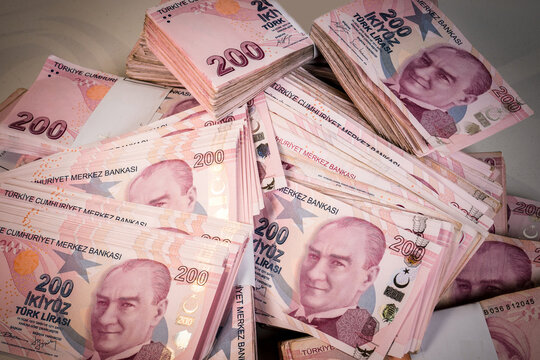 Turkish Money (T&uuml;rk Parası), 200 lira banknotes