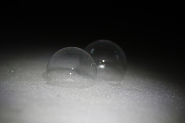 Zwei Seifenblasen