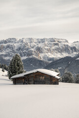 Winterliche Berglandschaft in den Dolomiten
