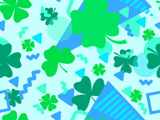 Obraz premium Seamless pattern with clover and geometric shapes in 80s Memphis style. St. Patrick's Day background with green four-leaf and three-leaf clovers for good luck. Vector illustration