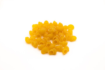Pasta conchiglione con fondo blanco