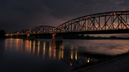 Fototapeta na wymiar podświetlony most