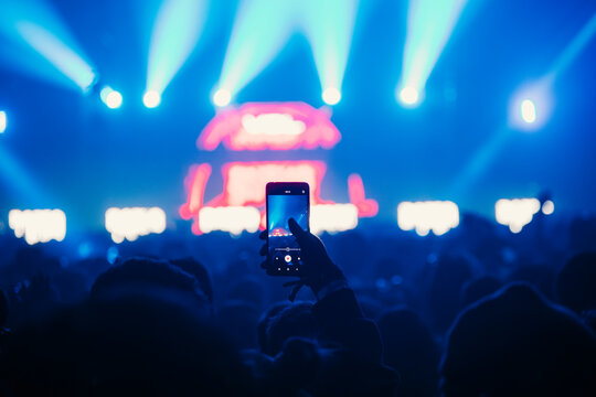 Capturing Concert Magic on a Smartphone