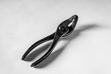 Offset pliers