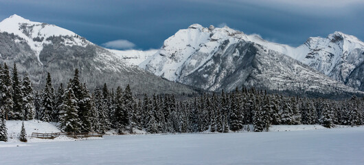 Fototapeta na wymiar Johnson Lake in Winter Banff National Park Alberta Canada