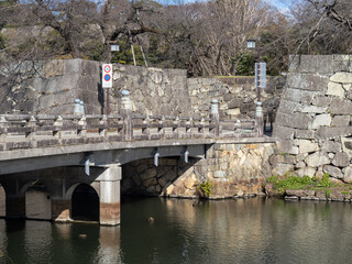 彦根城、京橋と石垣と中堀。(滋賀県彦根市)
