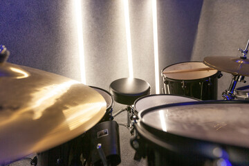 Obraz premium drums instrument sala set drummer space train film