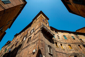 Fototapeta premium Buildings in Old Town of Siena - Italy