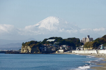 富士山、日本国の有名なランドマーク、藤沢市海岸からの眺望