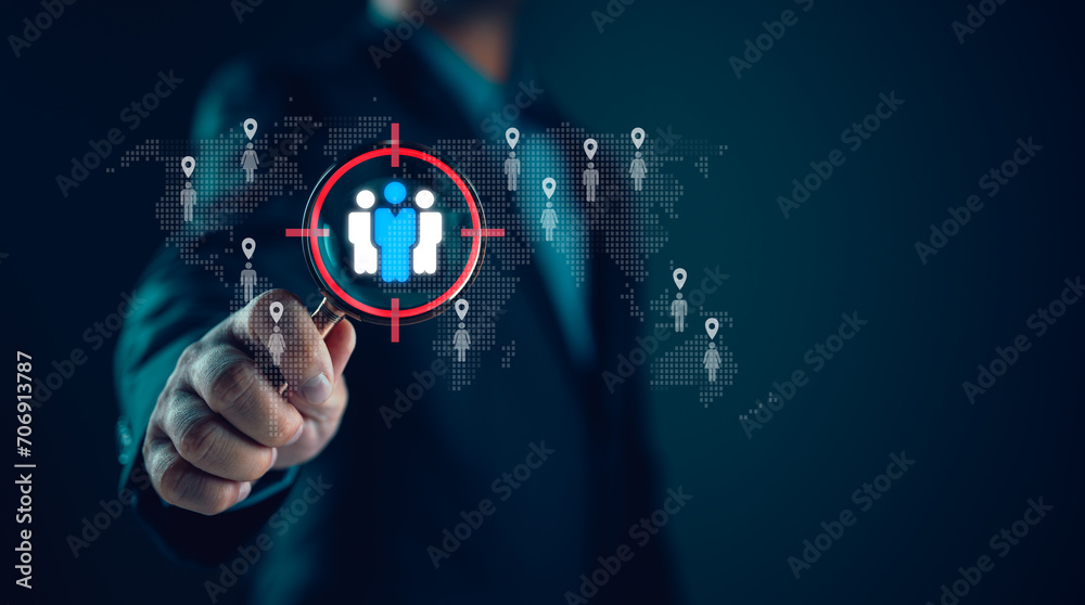 Aufkleber customer relationship management, businessman focus target on global structure customer network tech