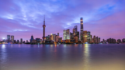 Fototapeta premium Shanghai skyline and modern urban buildings landscape at night