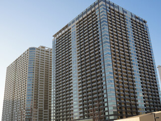 東京の高層マンションの外側の風景
