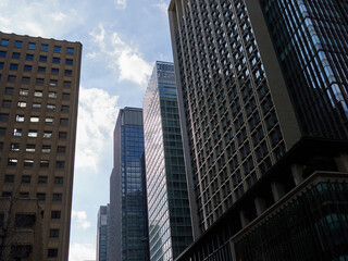 Fototapeta na wymiar 東京のオフィス街の高層ビルの風景