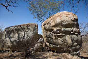 Fototapeta na wymiar Zimbabwe ruins of Dhlodhlo on a sunny winter day