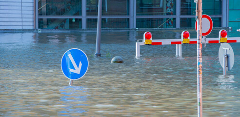 Sturmflut und Elbe Hochwasser am Hamburger Hafen St. Pauli Fischmarkt Fischauktionshalle