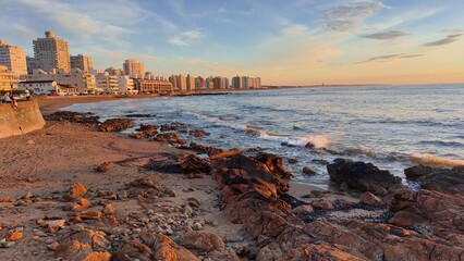 city skyline © Leticia