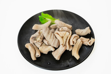 下茹でした豚モツ