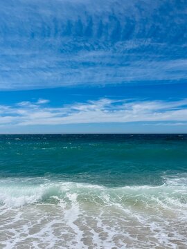 Fresh blue and azure sea, sea horizon background © Oksana