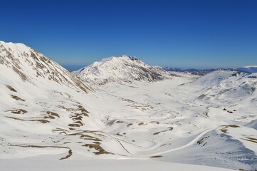 Fototapeta na wymiar Ski resort in the mountains, Campo Imperatore in Italy,Abruzzo